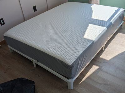 New Full Size Memory Foam Mattress & White Metal Platform Bed Frame