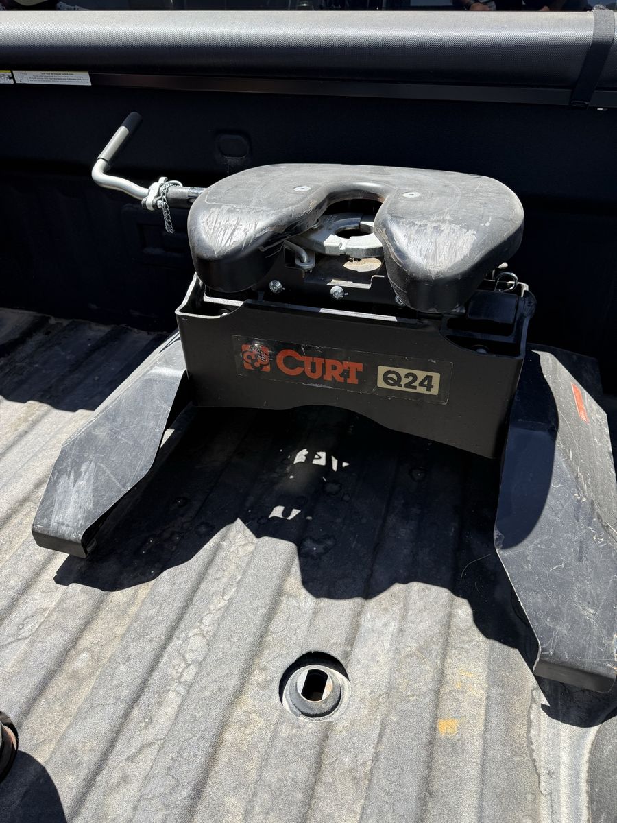 Curt 5th Wheel Hitch