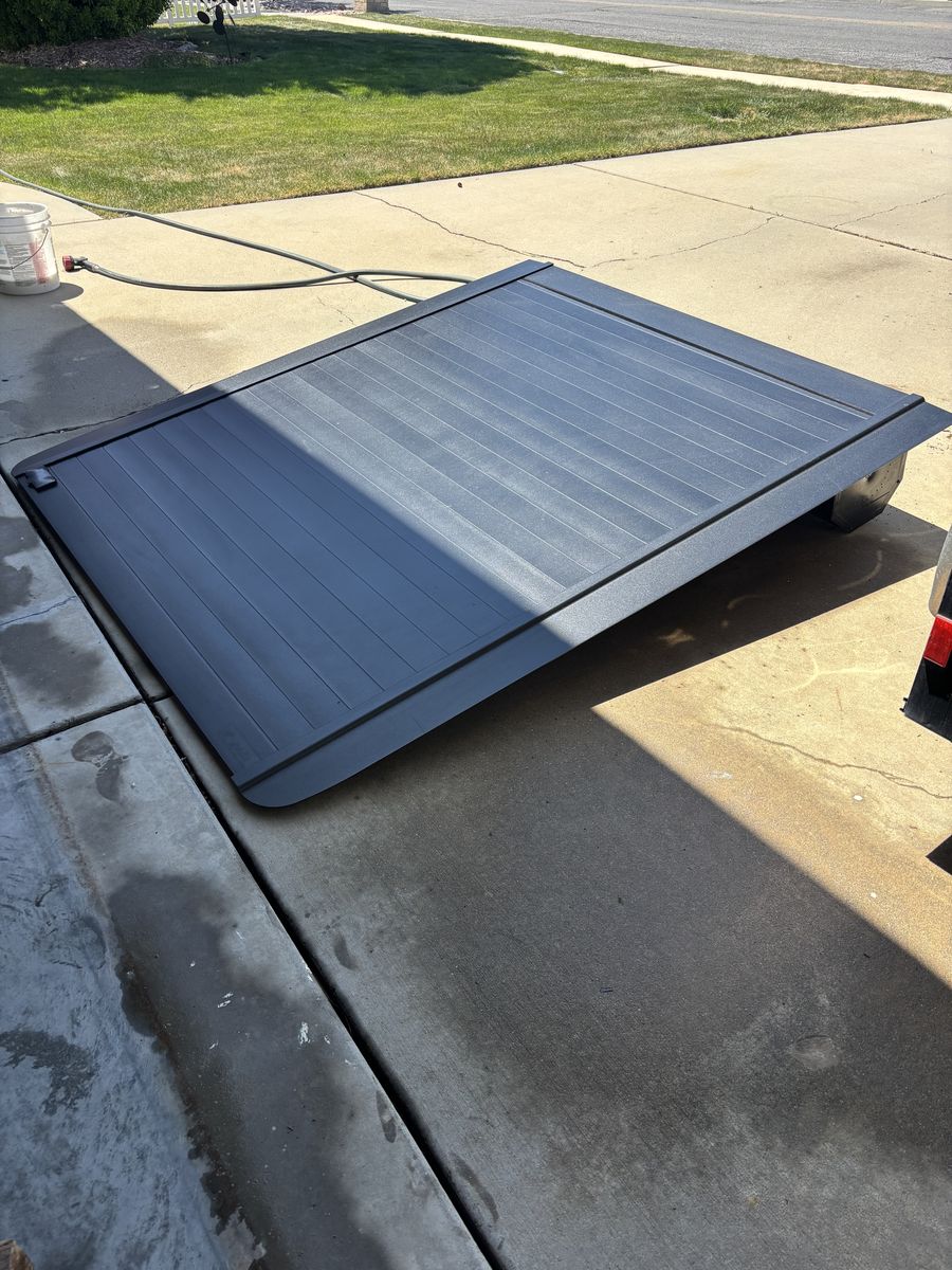 RetraxPro MX Manual Retractable Truck Bed Cover