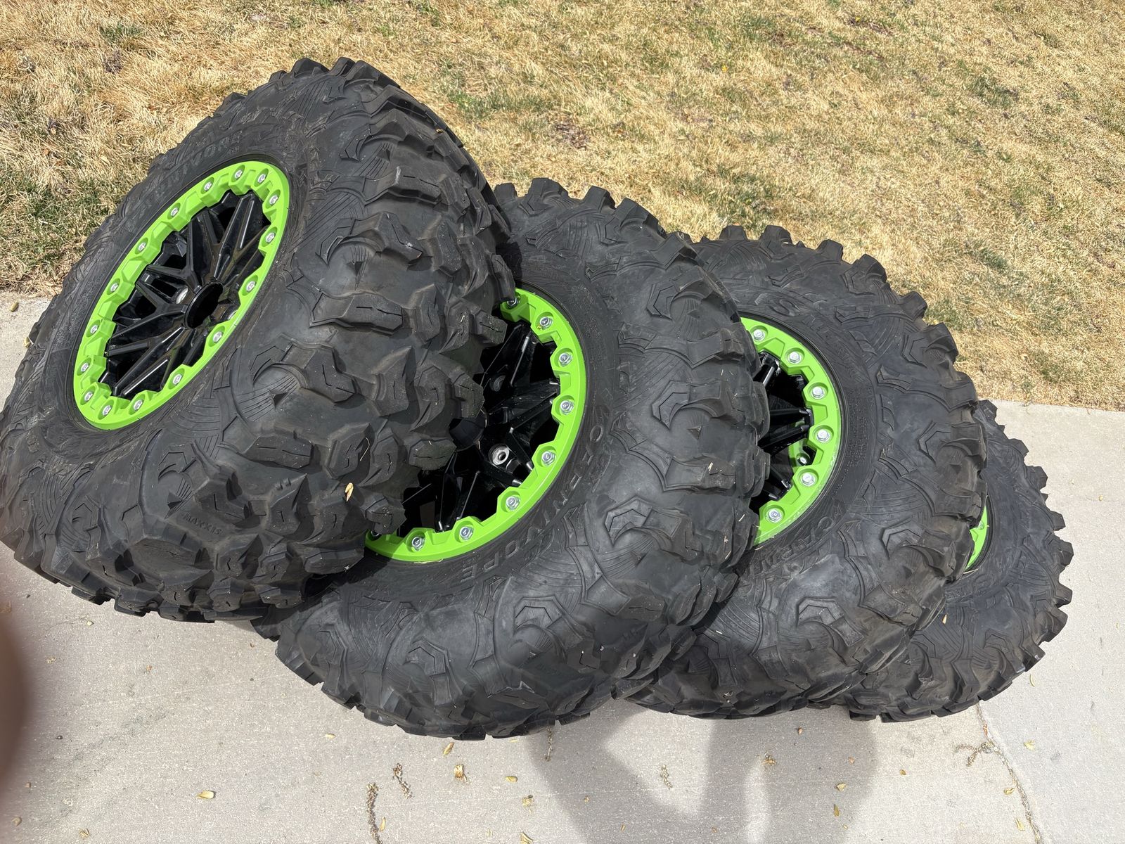 Maxxis carnivore 31x10r15