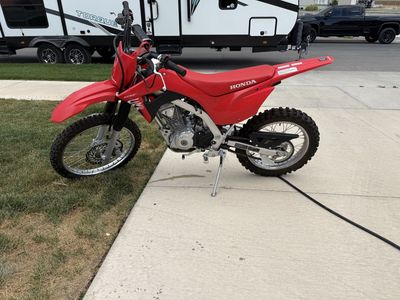 2025 CRF 125 W/ about 10 hrs