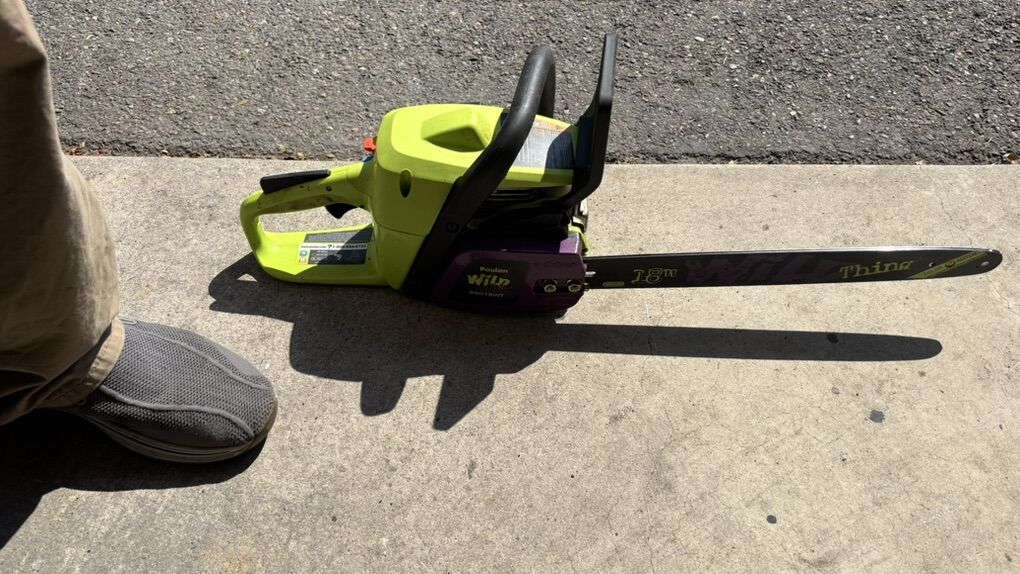 Poulan 18 40 CC Chain Saw With Case