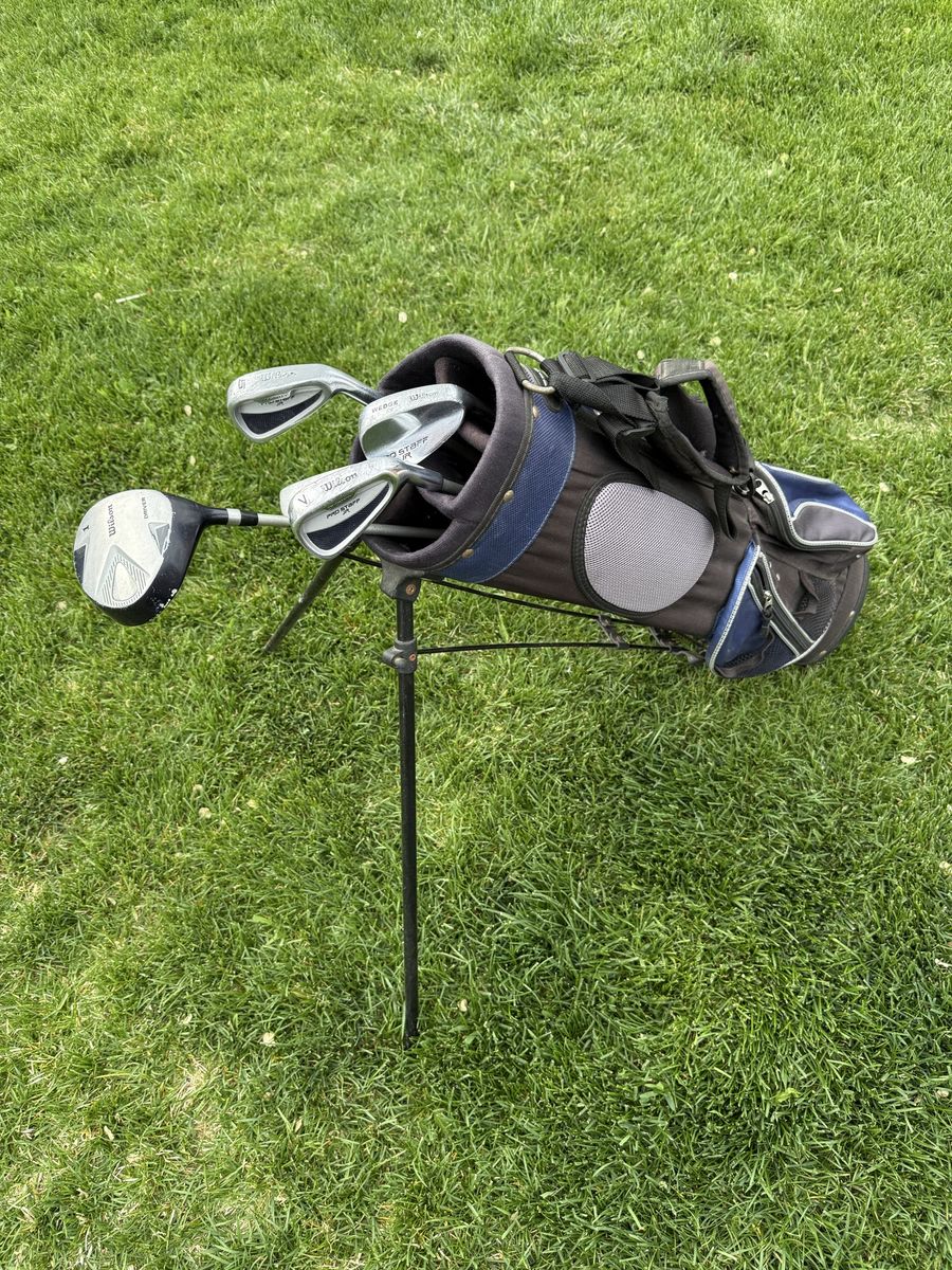 Wilson  Golf Set  JUNIOR