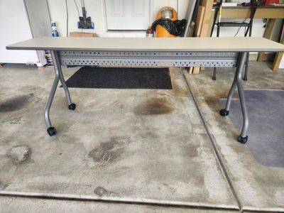 Iceberg Mobile Training Table - 72"x18"x29" - White/Gray
Casters