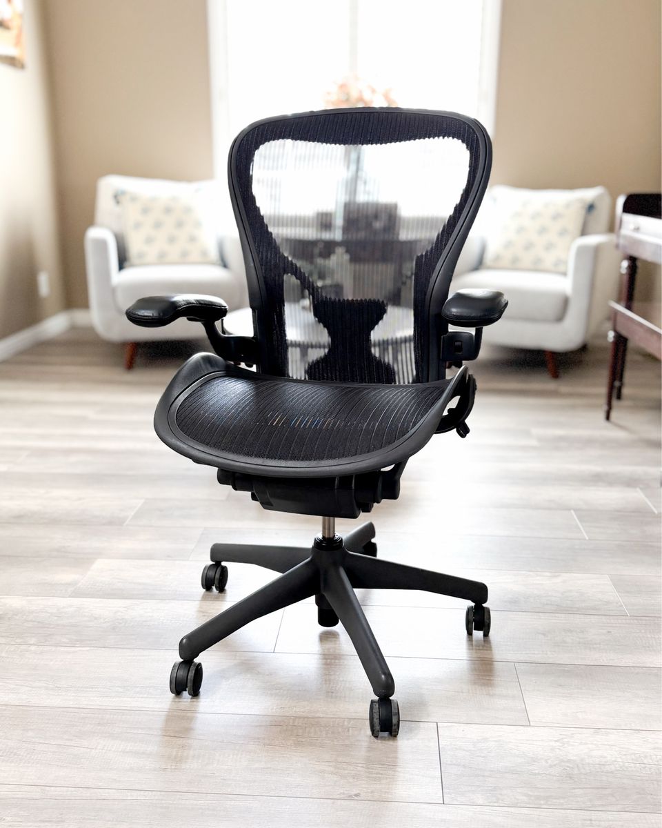 CLEAN Rare Herman Miller Remastered Aeron Size C Office Desk Gaming Chair