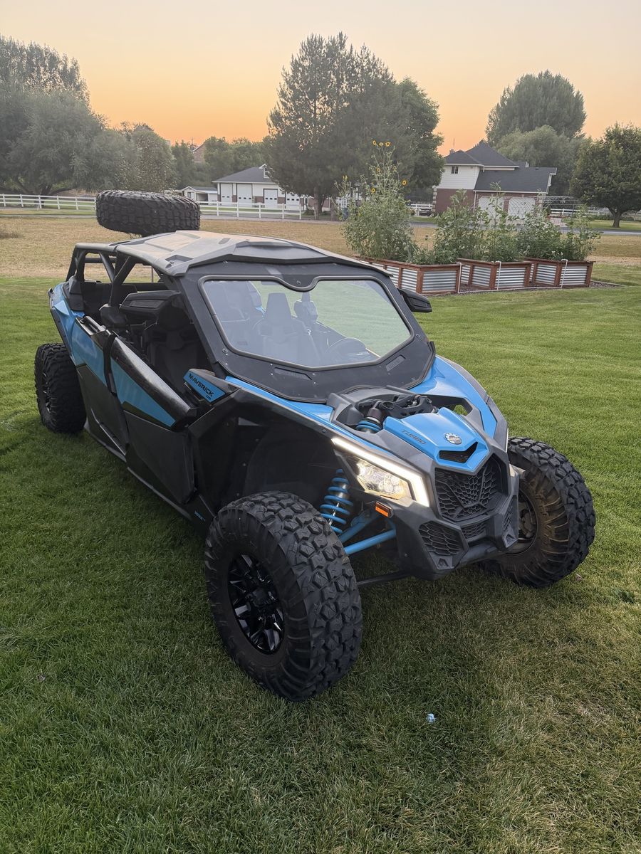 Can-Am Maverick X3 Max Turbo Side-by-Side UTV - Blue/Black