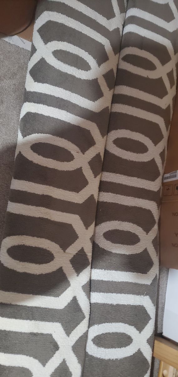 Geometric Pattern Area Rug (Gray/White) 15$/pc (two pics)