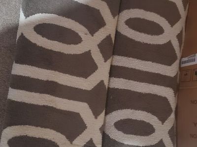 Geometric Pattern Area Rug (Gray/White) 15$/pc (two pics)