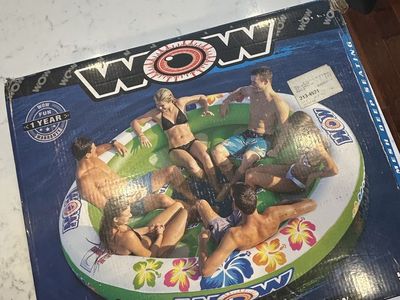 Wow Island Float 8’