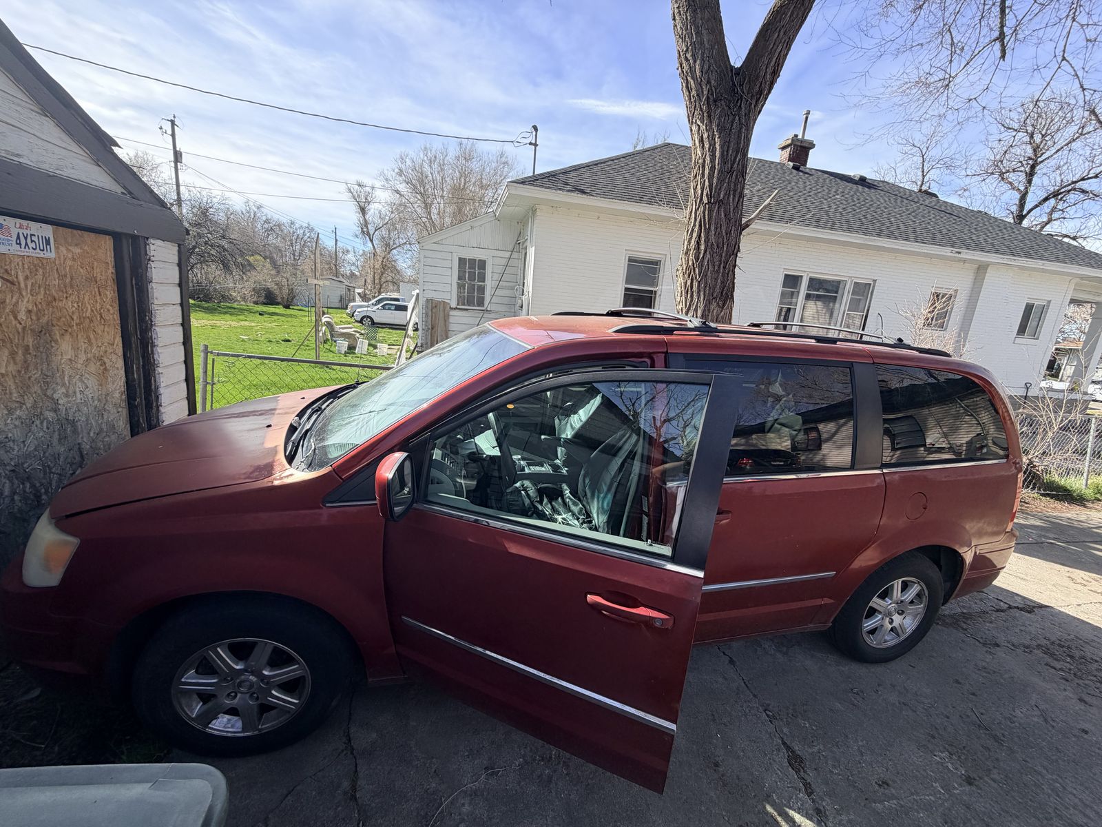 2009 CHRYSLER TOWN AND COUNTRY LX