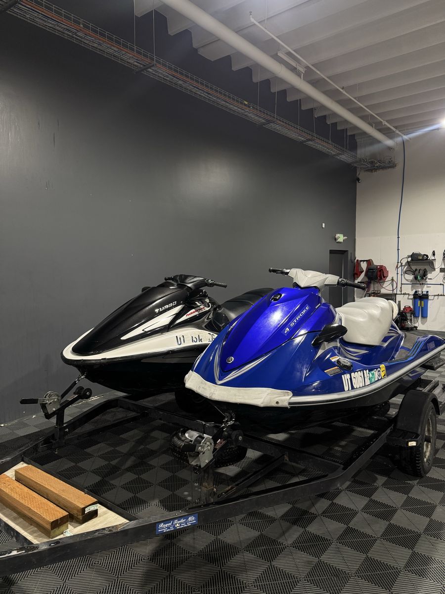 2007 Honda AquaTrax F-12X Turbo & 2007 Yamaha VX Deluxe Waverunners with Trailer