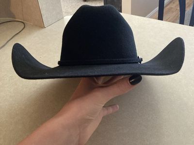 Black felt Cody James hat