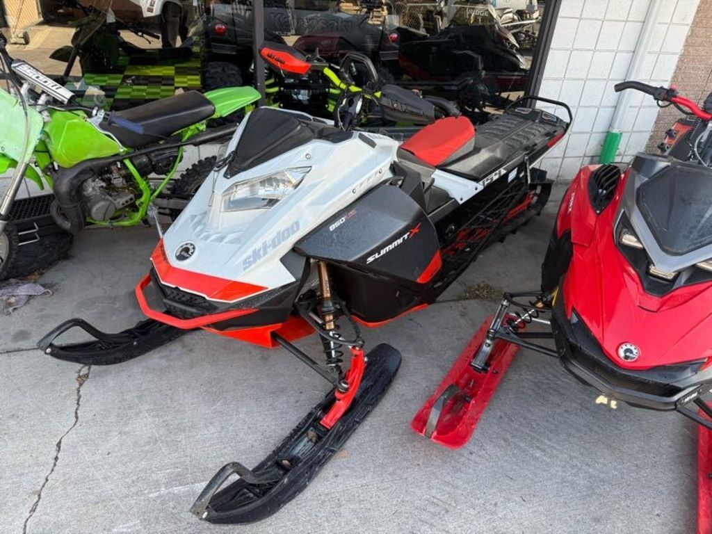 2021 Ski-Doo Summit® X® with Expert Package 850 E-TEC® Turbo 154 PowderMax L. 2.5 H_ALT