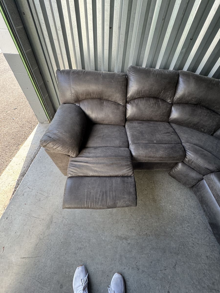 Main image 6