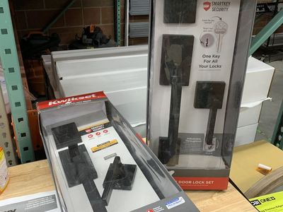 Kwikset San Clemente Matte Black Single Cylinder Low Profile Door Handleset with Halifax Handle Featuring SmartKey Security