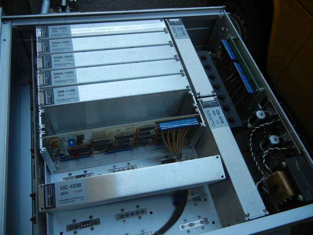 electronic THINGS   for parts, may be working but all untested 