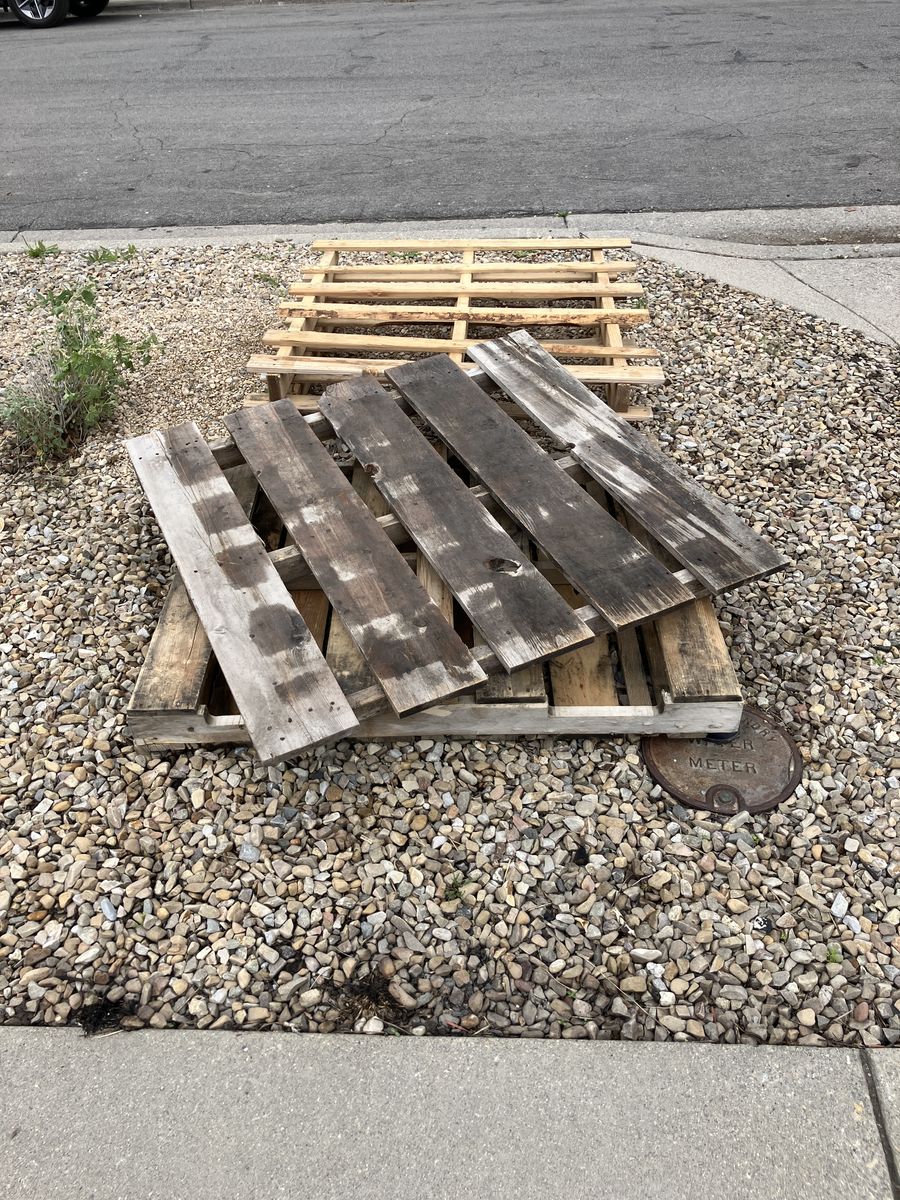 Pallets- Good Condition-Free