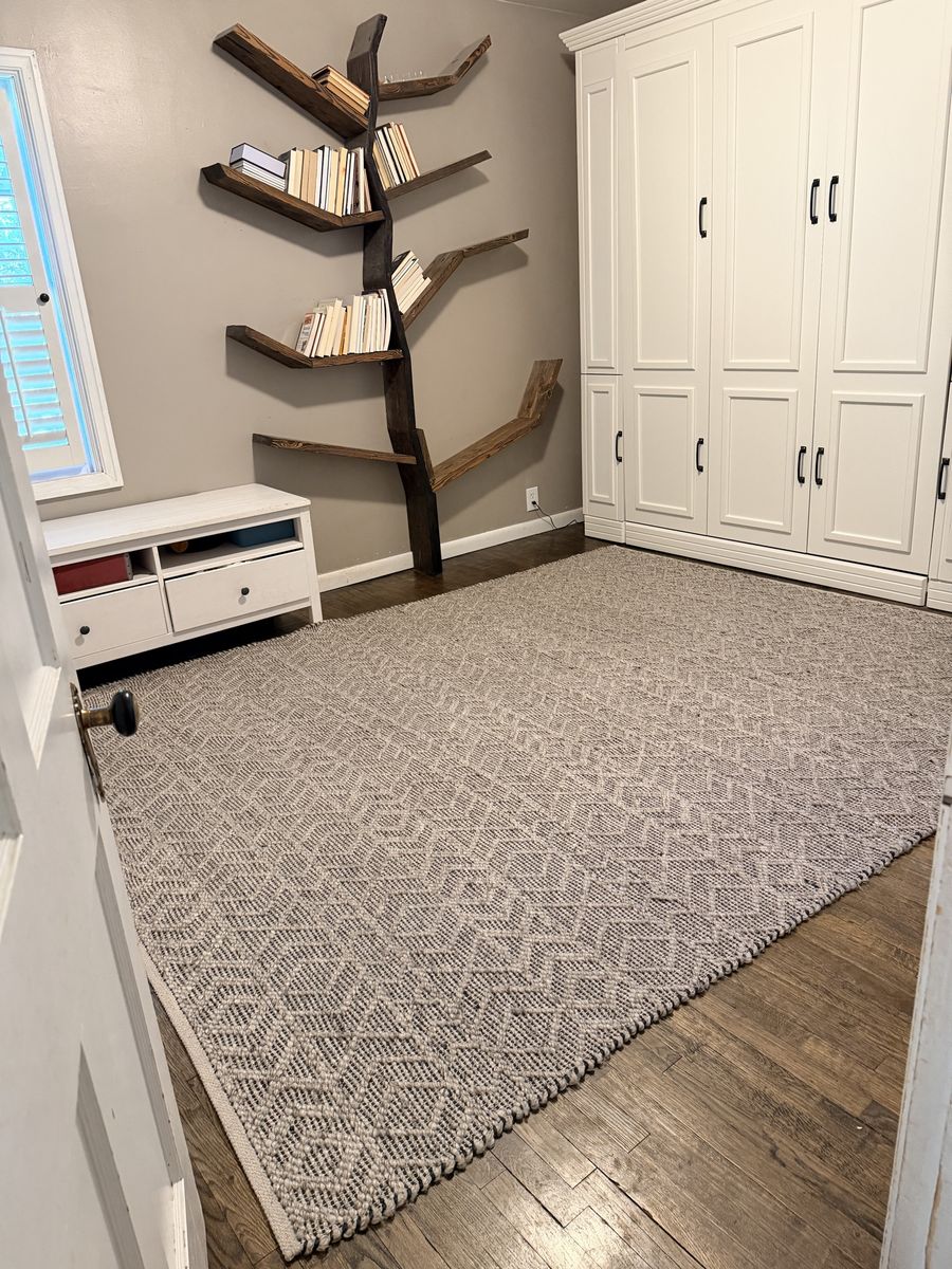 8x10 Diamond shaped, dark gray throw rug