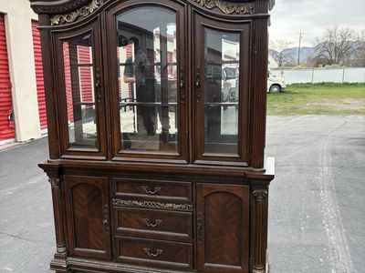 Samuel Lawrence Lighted China Cabinet