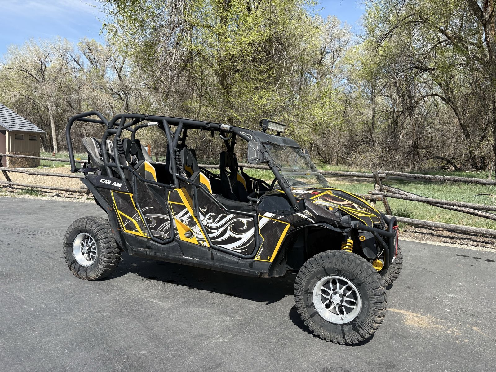 2016 Can-Am Maverick Max 6-Seater – Street Legal – Loaded – Heater/AC