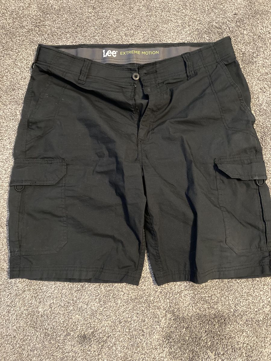 34" Waist Lee Cargo Shorts