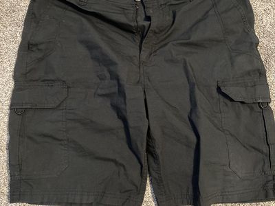 34" Waist Lee Cargo Shorts