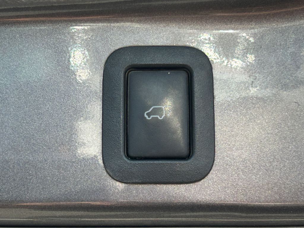 Main image 33