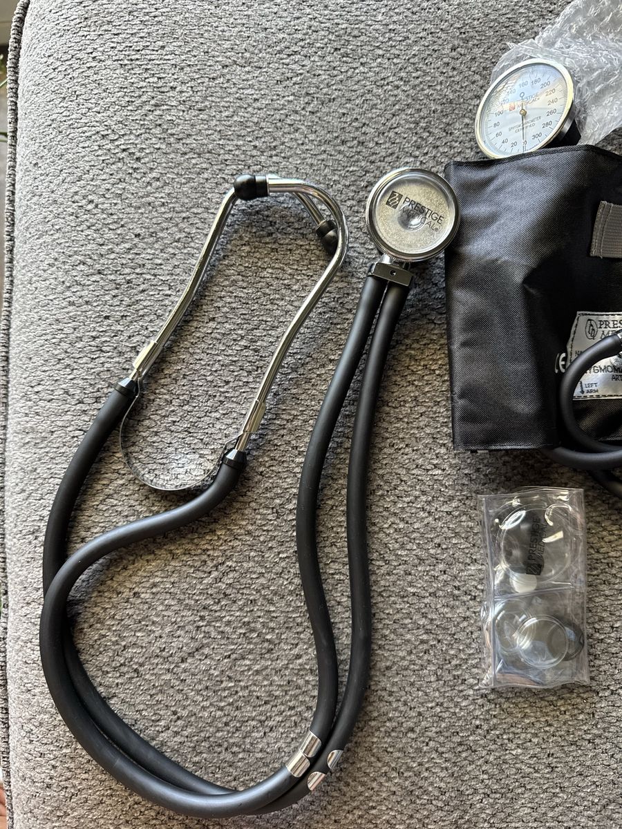 Prestige Medical Aneroid Sphygmomanometer & Stethoscope Kit - Black, Great Condition