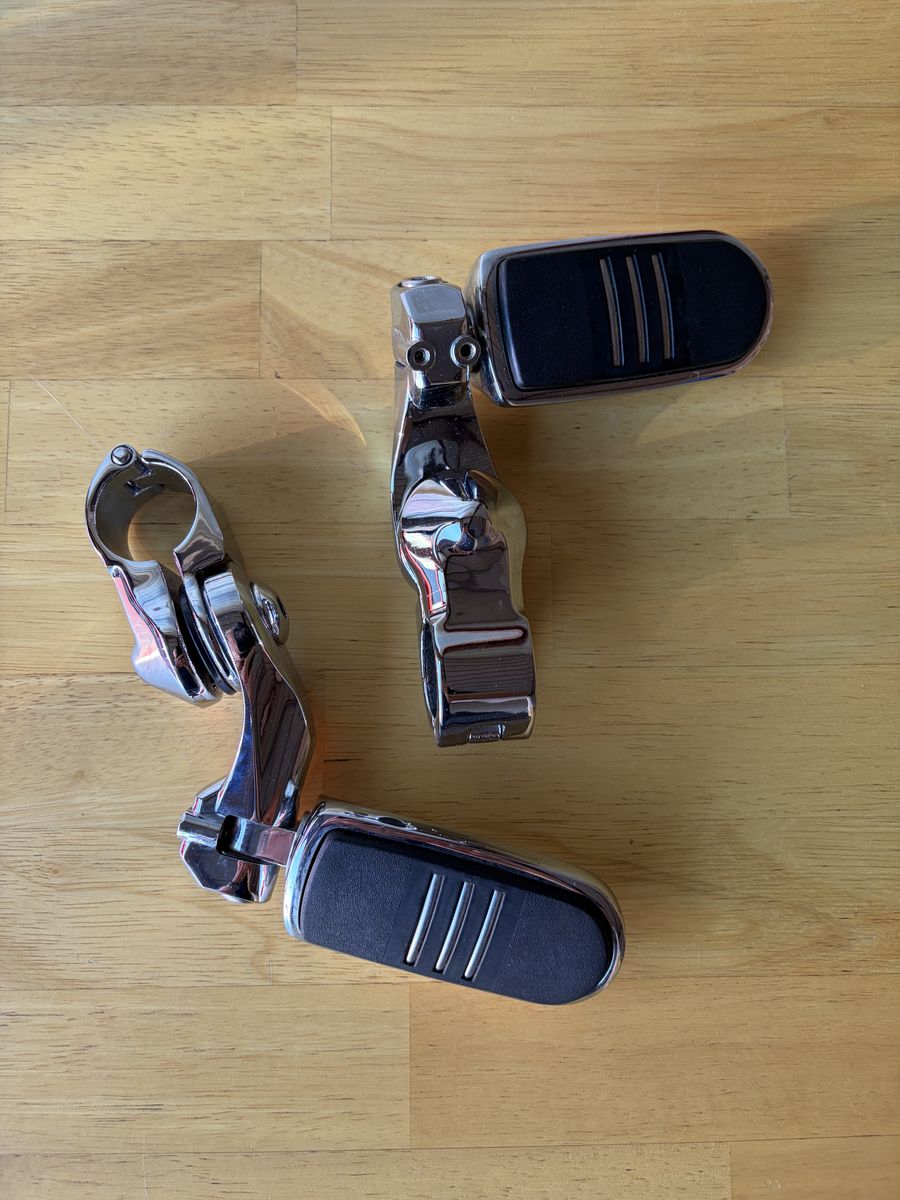 Harley Davidson Chrome Peg Mounts and Streamliner Pegs