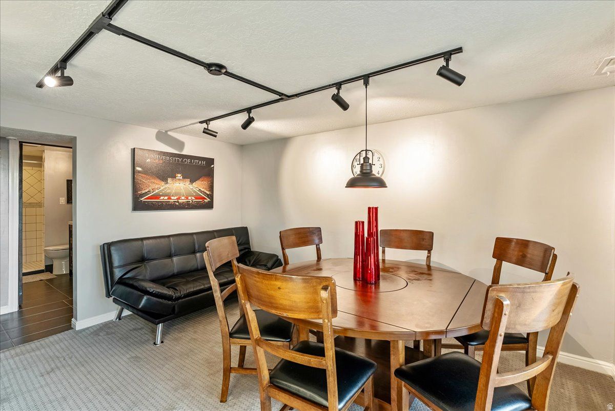 Dinning table with 6 chairs