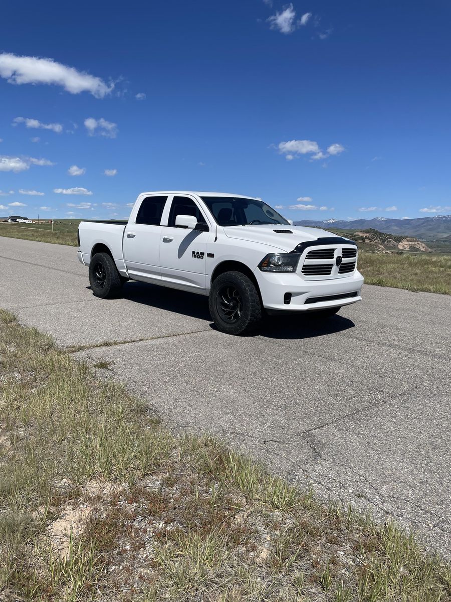 2016 RAM 1500 Sport