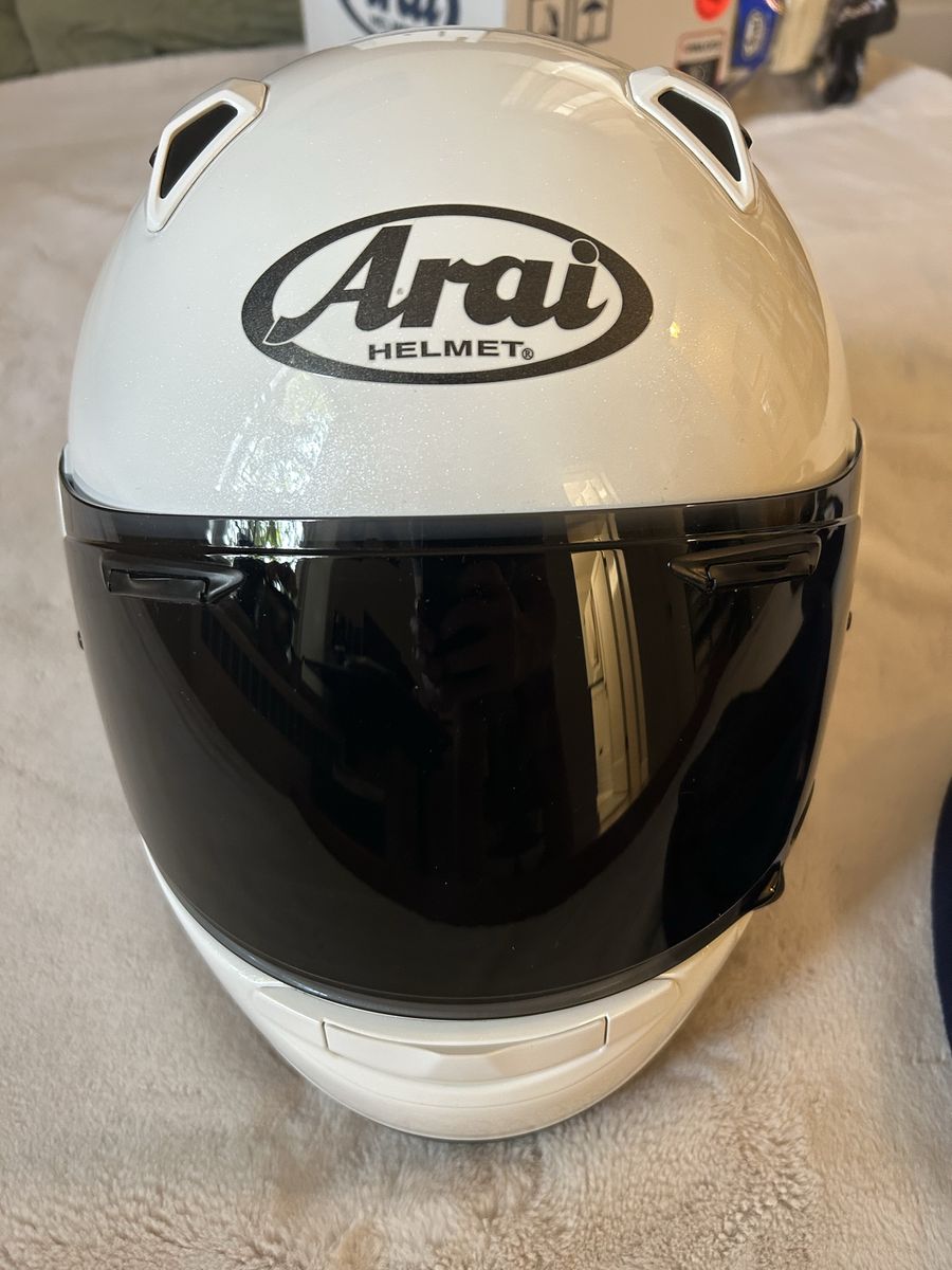 Arai Quantum-X Motorcycle Helmet — Medium — Diamond White — 3 Shields + 2 Cheek Pad Sets