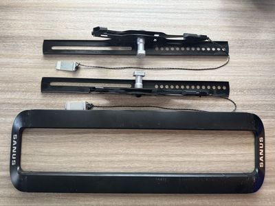 SANU (close to wall) TV Mount, Black