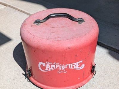 Camco Little Red Campfire