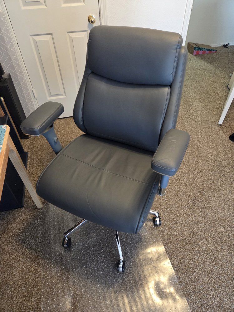 Leather Managers Chair