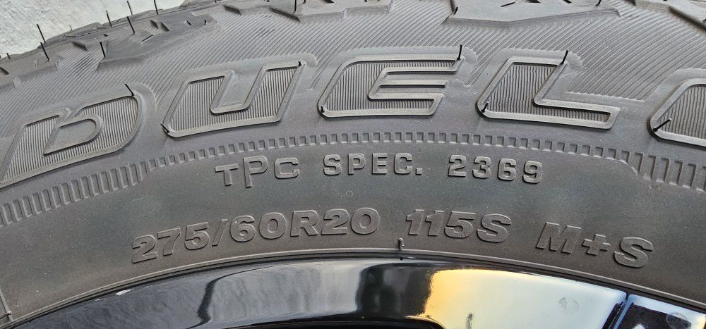 Bridgestone Dueler AT 275/60/R20