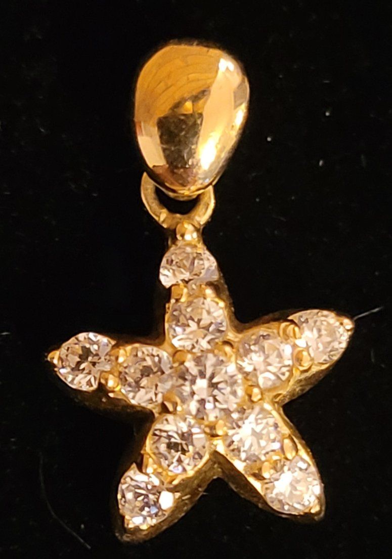 Vintage 14k gold/Cubic zirconium Starfish Pendant