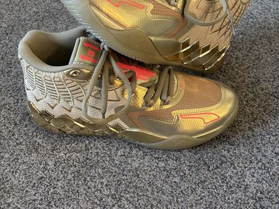 PUMA LaMelo Ball Men’s MB.01 Golden Child Size 10 379223-01