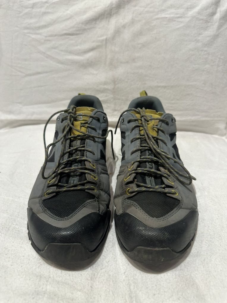 Salomon Men’s 10.5 Goretex Gray/Black Trail Shoes