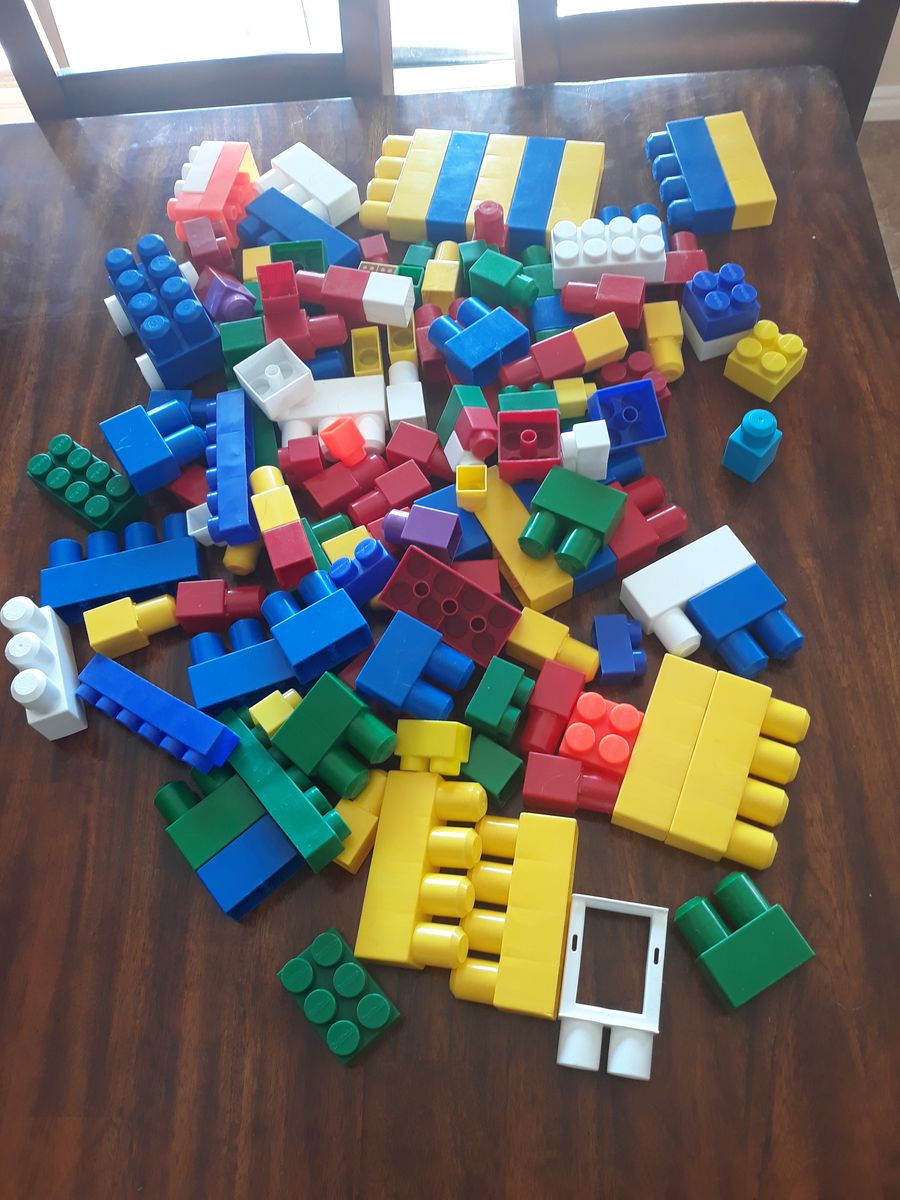 ASSORTED MEGA BLOCKS