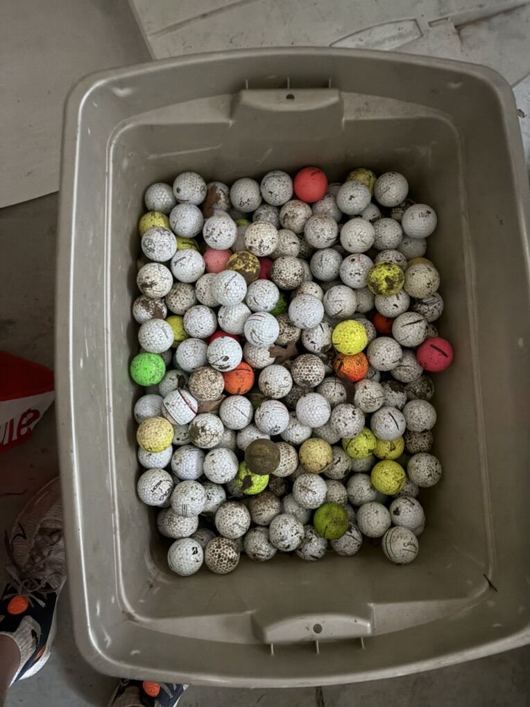 1000 Golf Balls