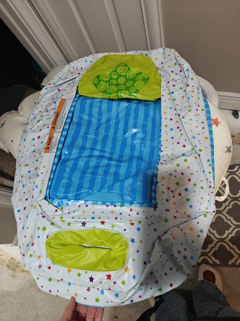 Blow up baby bathtub