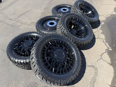 22” Arena Dually 8 Lug 8x200 Ford & Ram 35x12.50R22 Sailun R/T