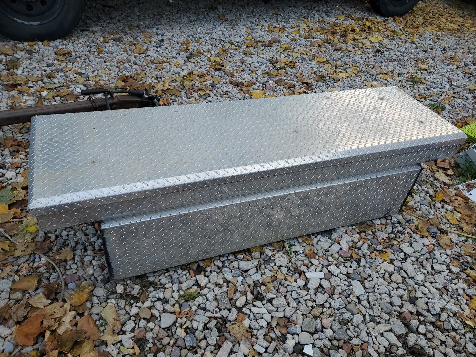 Full size aluminum truck box