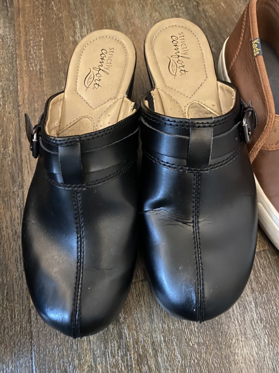Womens shoes size 8 