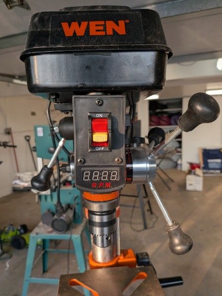 WEN 4212T 5-Amp 10-Inch Variable Speed Cast Iron Benchtop Drill Press with Laser