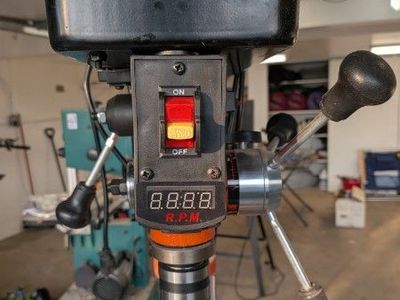 WEN 4212T 5-Amp 10-Inch Variable Speed Cast Iron Benchtop Drill Press with Laser