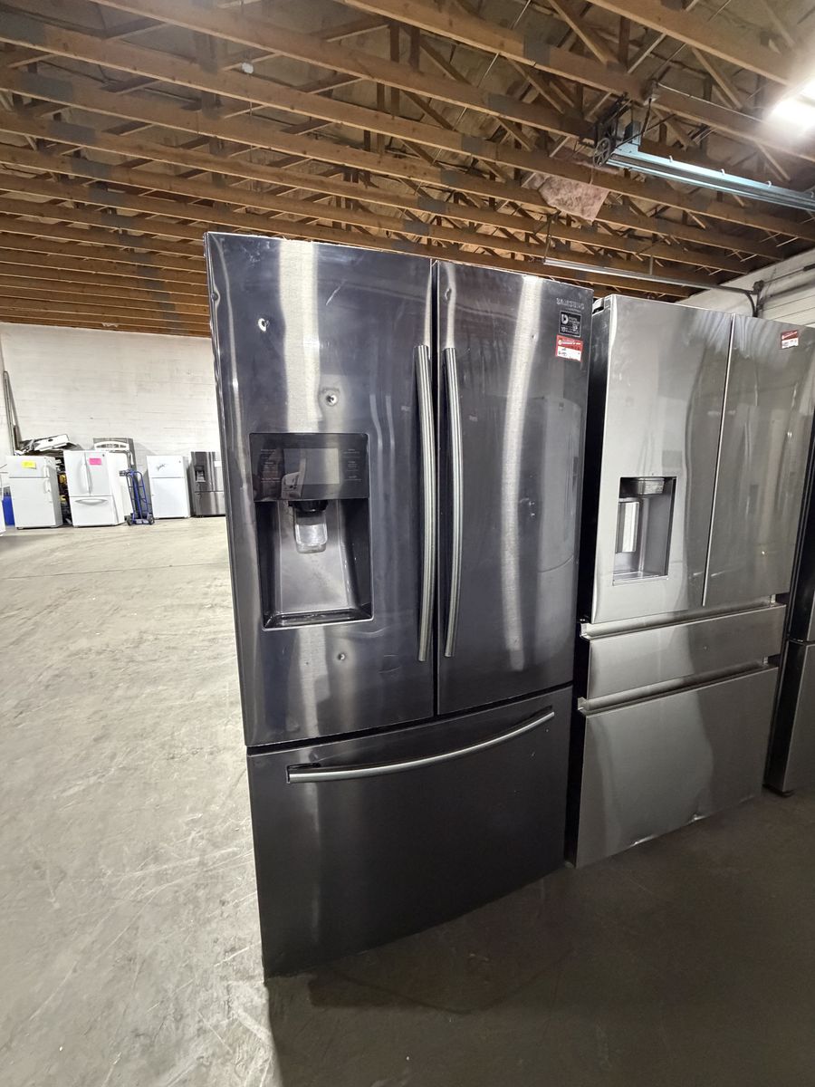 GOOD SAMSUNG BLACK STAINLESS FRENCH DOOR FRIDGE