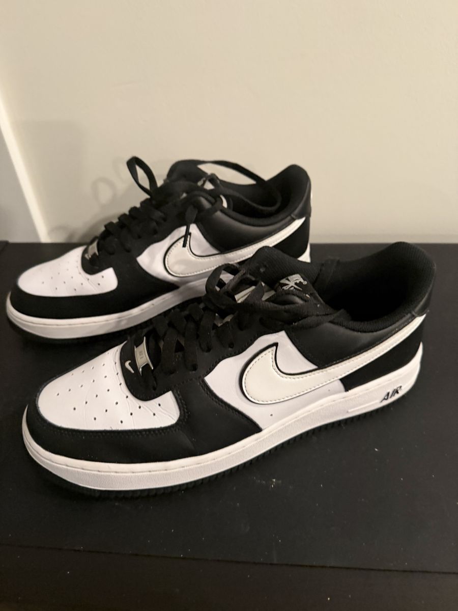 Nike Air Force 1 “07” Black /  White Shoes - Size 11. 5 - Leather