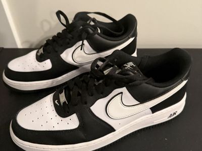 Nike Air Force 1 “07” Black / White Shoes - Size 11. 5 - Leather